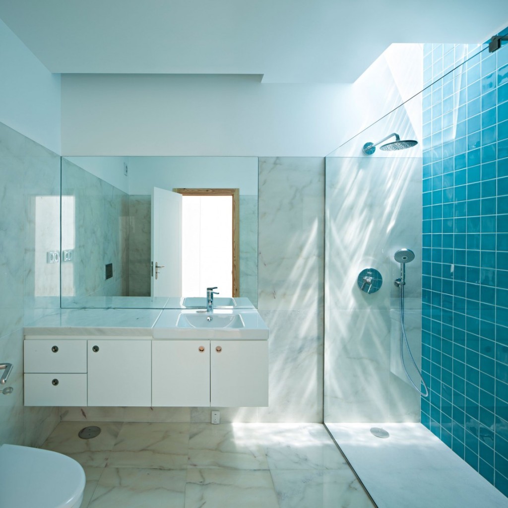 Stone Tiles for Shower Walls: A Guide to Choosing the Right Material