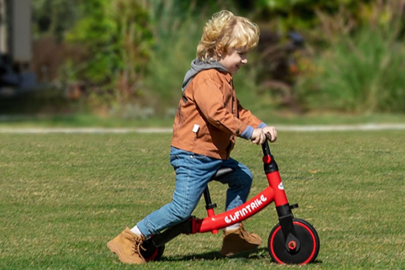 When Can Children Transition from Tricycles to Bicycles?